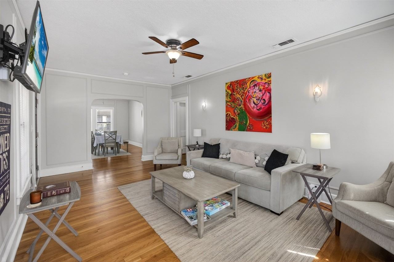 3315 Rogers Ave - Photo 4 of 40