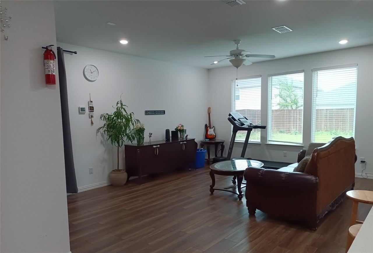 505 Virginia Way - Photo 2 of 22