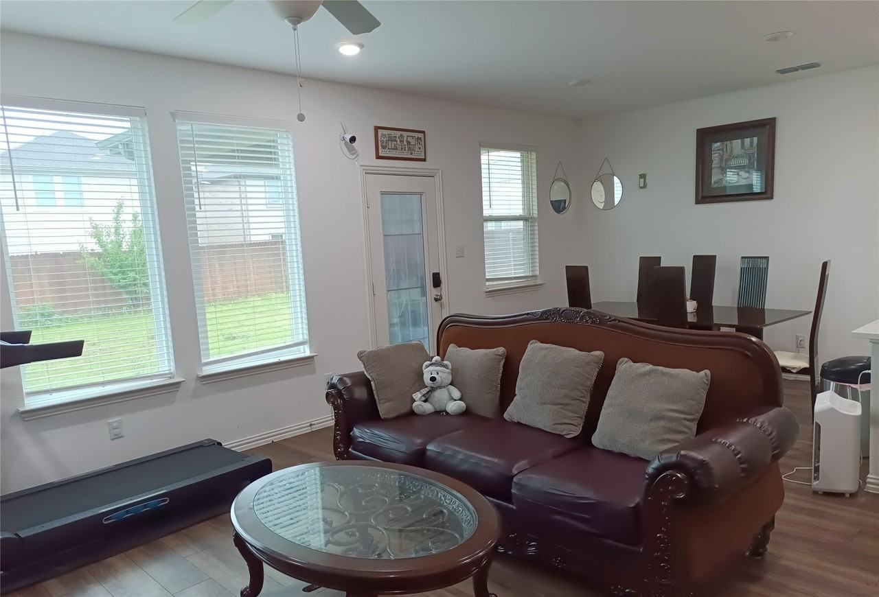 505 Virginia Way - Photo 3 of 22