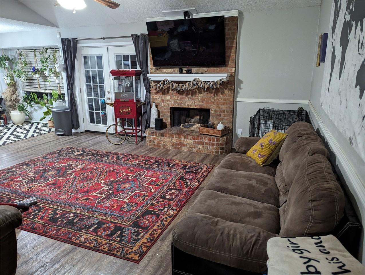 422 Thoreau Ln - Photo 4 of 14