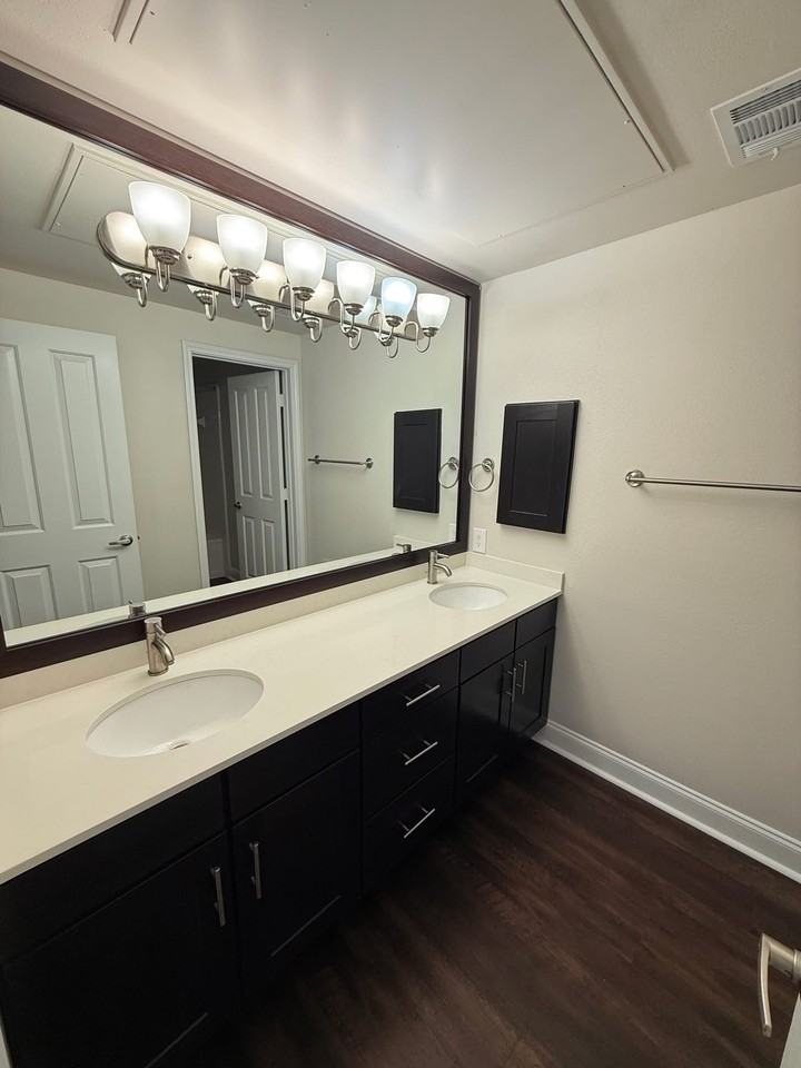5445 Caruth Haven Ln #2314 - Photo 6 of 11