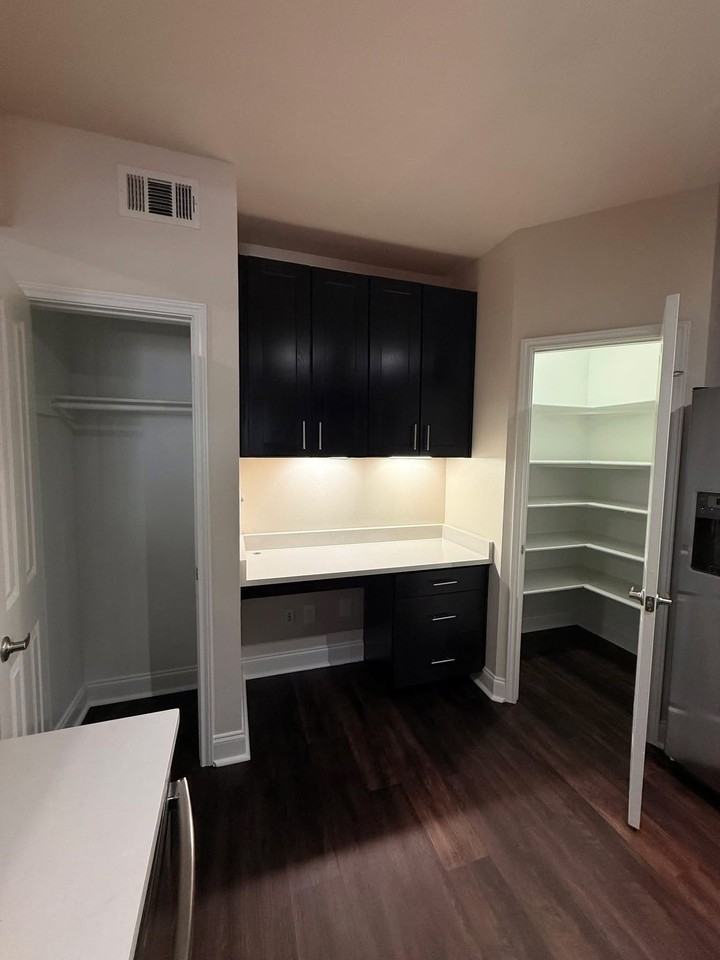 5445 Caruth Haven Ln #2314 - Photo 7 of 11