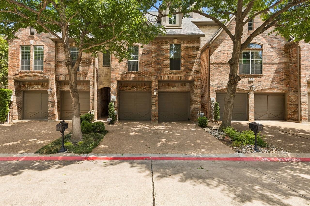 4147 Towne Green Cir - Photo 3 of 37