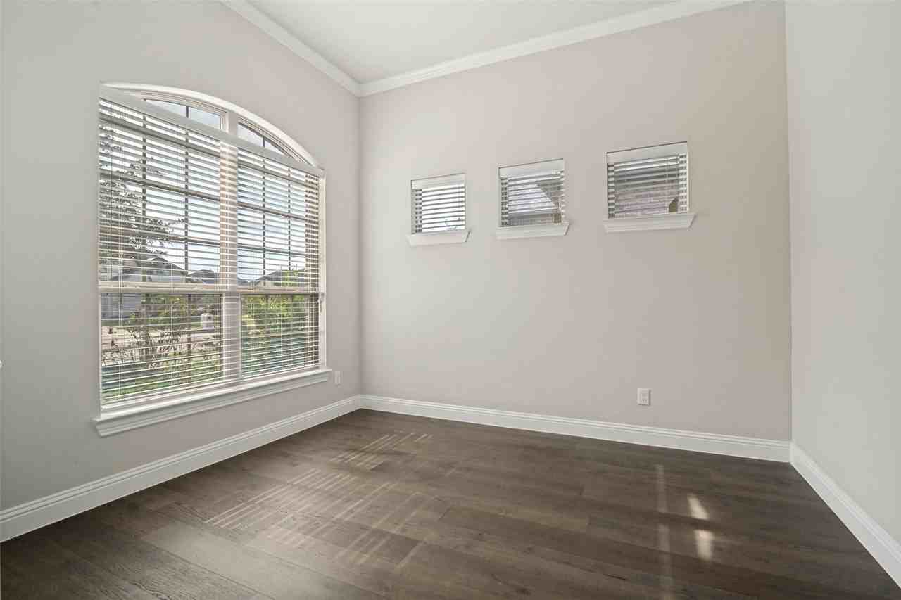 2802 Merlot Cir - Photo 5 of 40