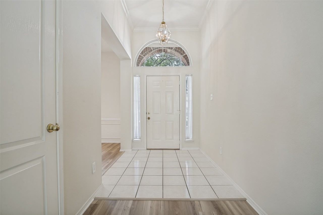 308 Sycamore Dr - Photo 3 of 25