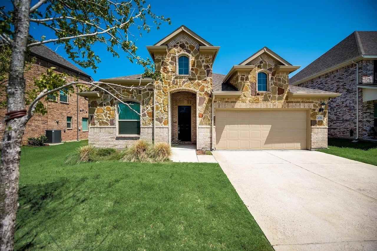 2470 Canary Grass Ln