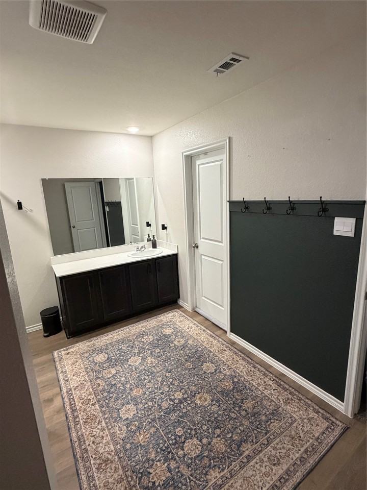 805 Martingale Dr - Photo 7 of 16