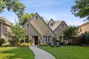 2704 Amherst Ave - Photo 1 of 1