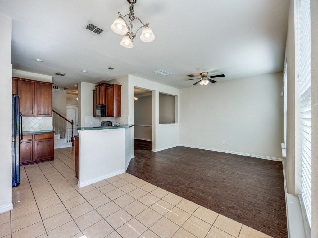 628 Gray Stone Ln - Photo 4 of 12