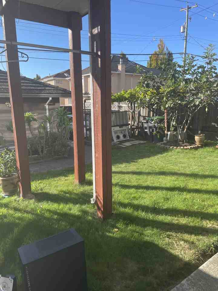 7441 Victoria Dr #1 - Photo 4 of 5