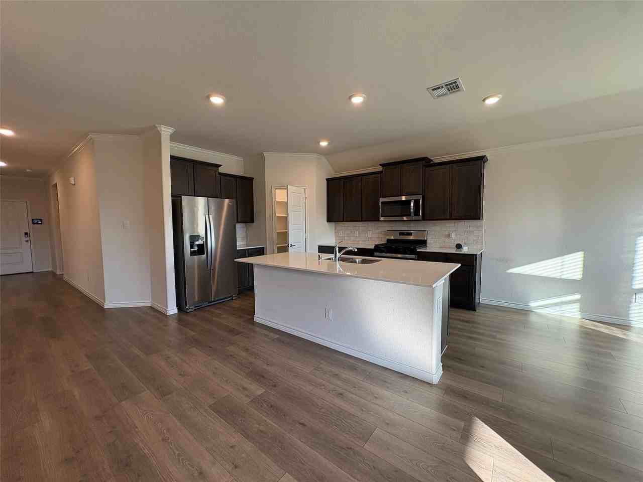 610 Union Dr - Photo 6 of 40