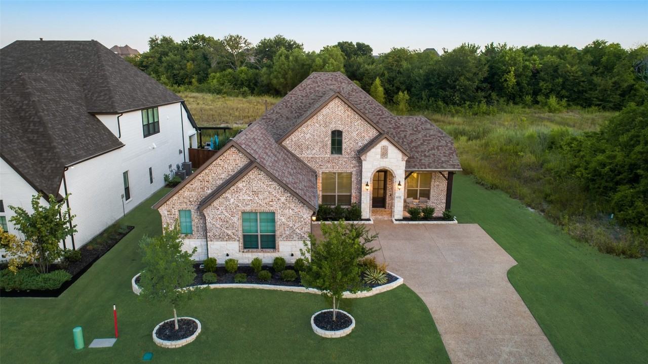 611 Windy Ridge Ln