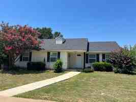 featured image of 5229 Goodman Dr