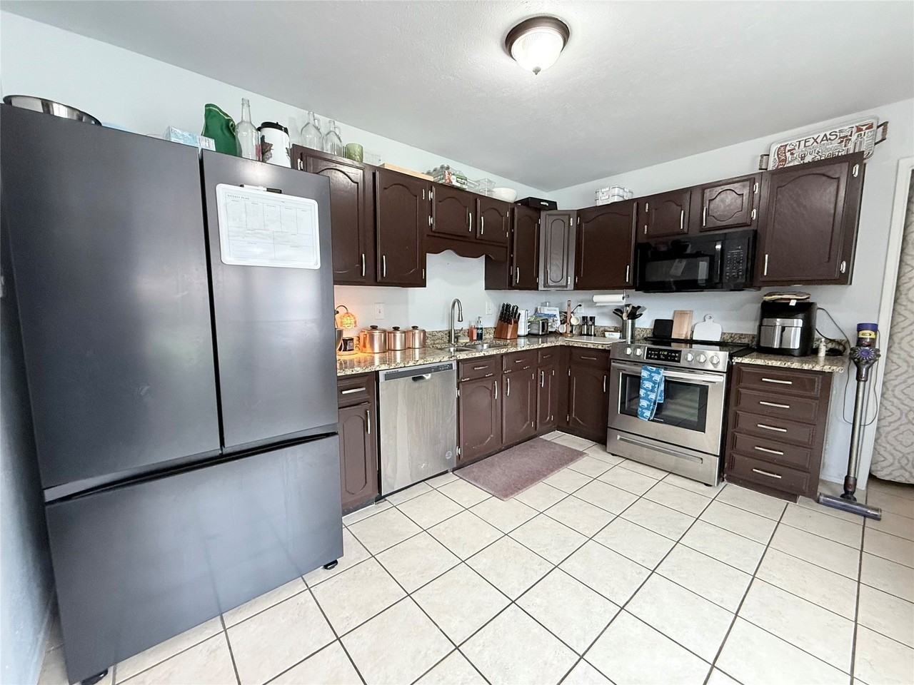 5229 Goodman Dr - Photo 4 of 12