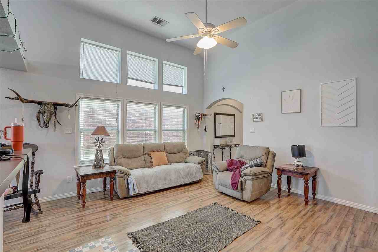 8801 Stewart St - Photo 5 of 27