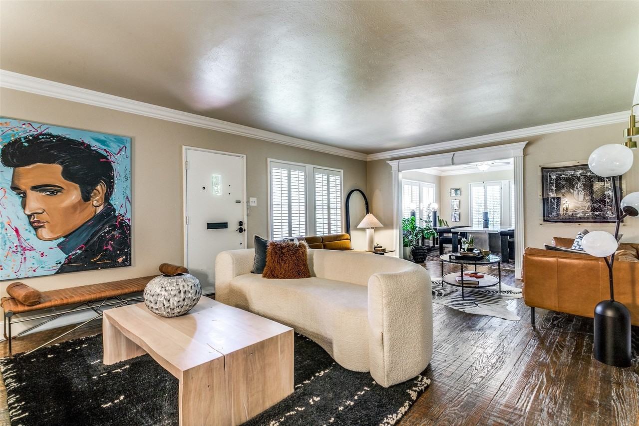 4558 Roland Ave #B - Photo 3 of 12