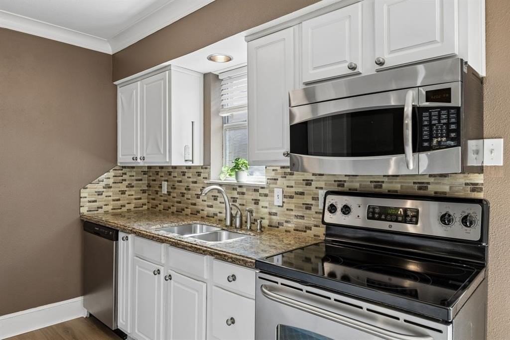 7730 Meadow Rd #205 - Photo 4 of 24
