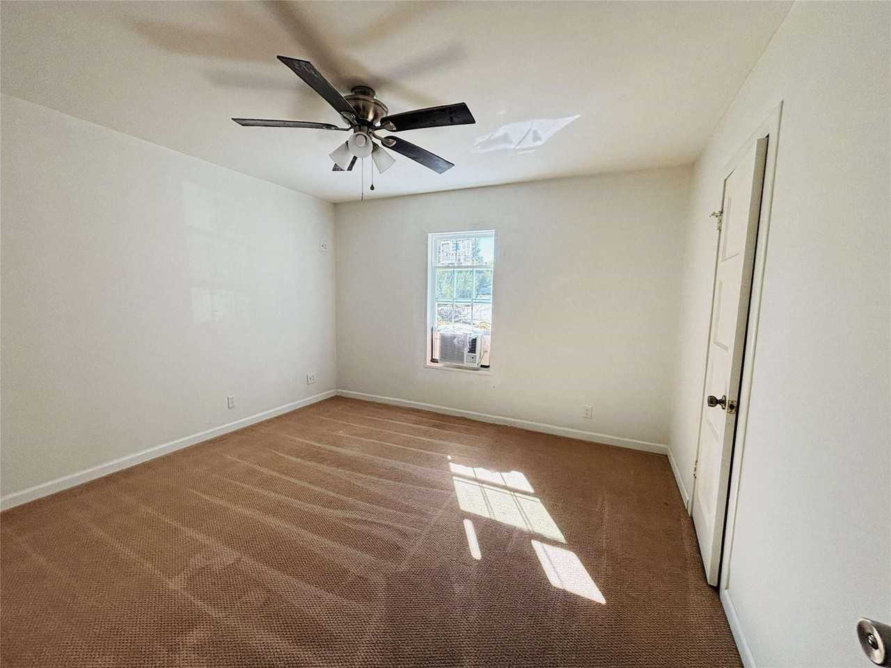 2762 Beverly Hills Dr - Photo 6 of 9