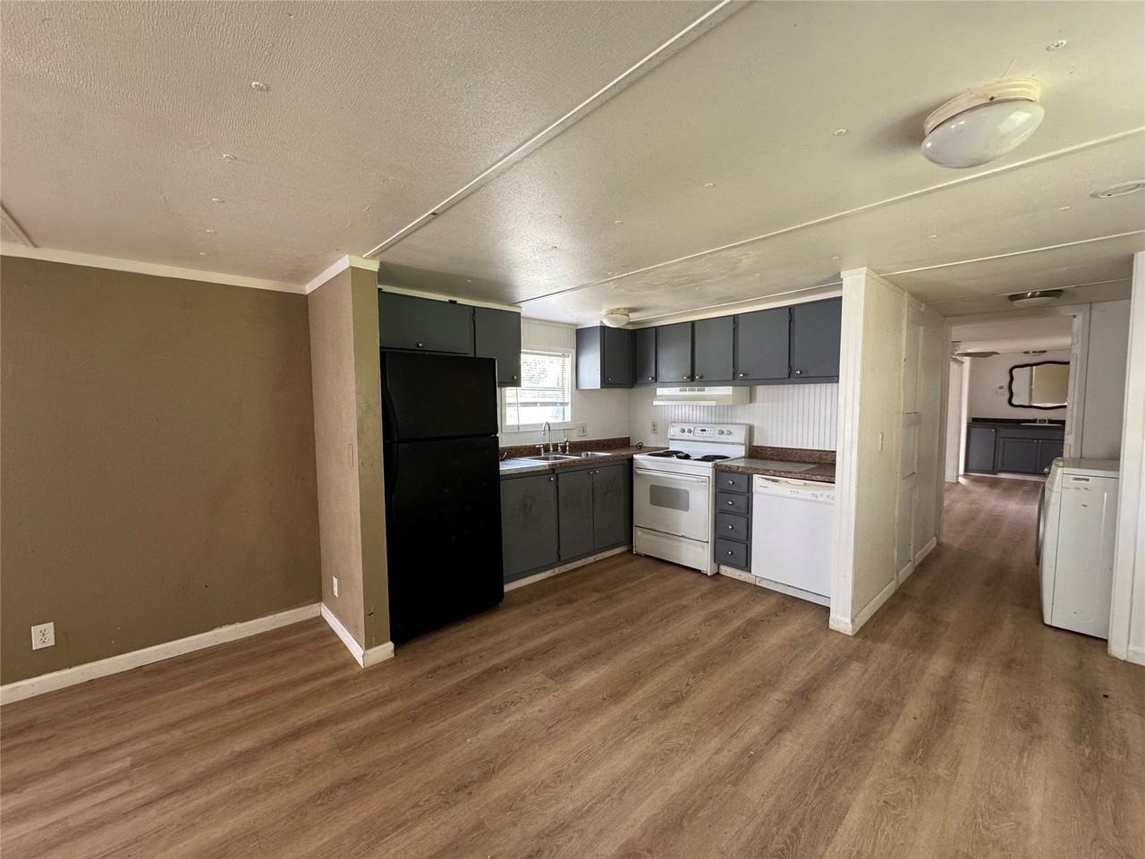 204 W Tarrant St - Photo 3 of 14