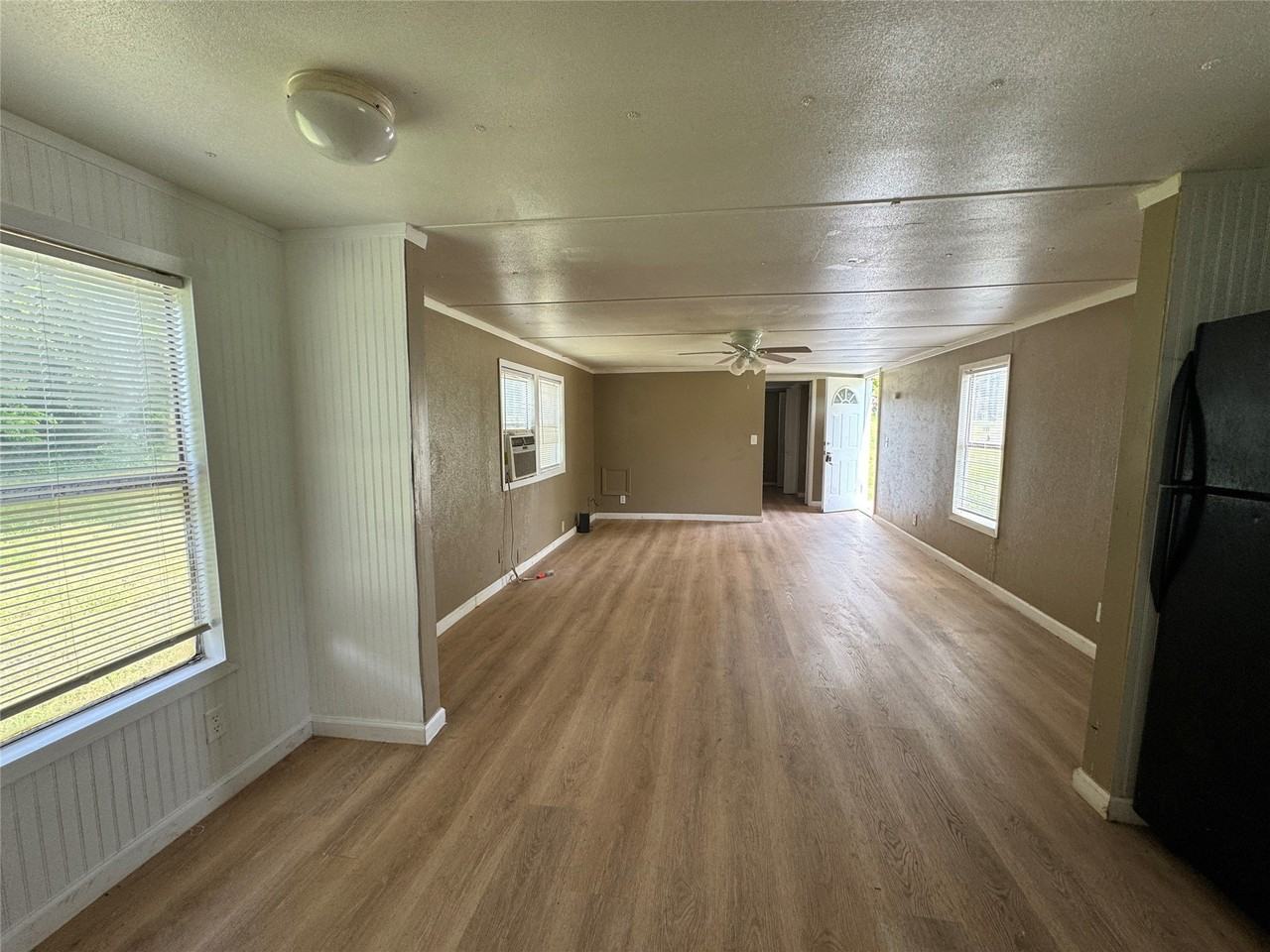 204 W Tarrant St - Photo 4 of 14