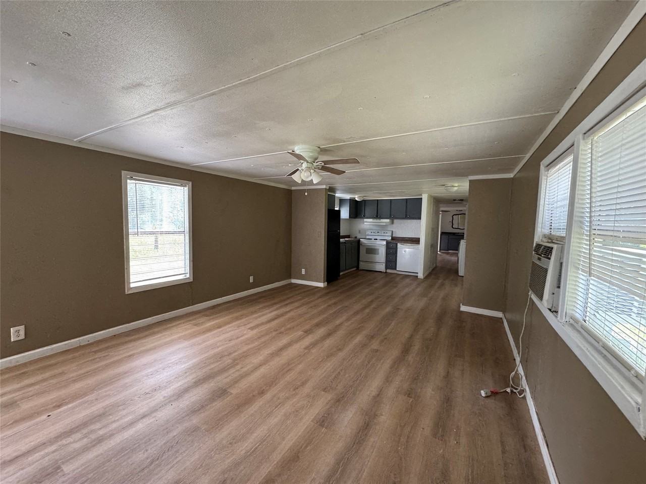 204 W Tarrant St - Photo 5 of 14