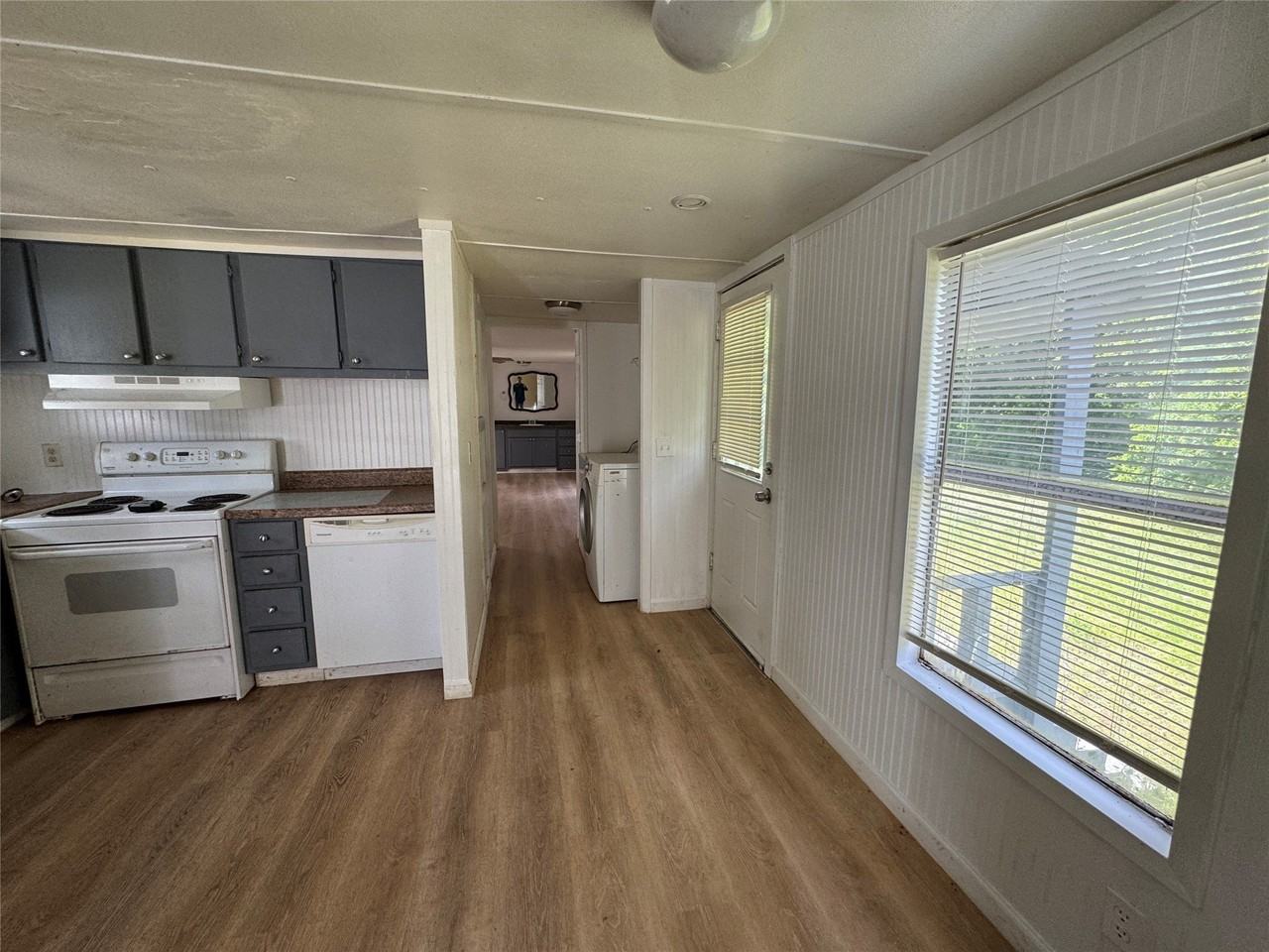 204 W Tarrant St - Photo 6 of 14