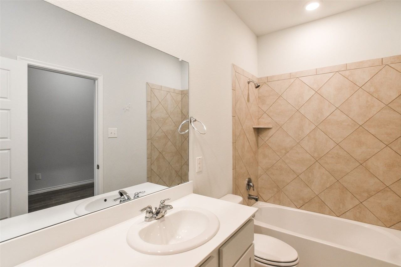 6317 Crownmere Dr - Photo 6 of 18