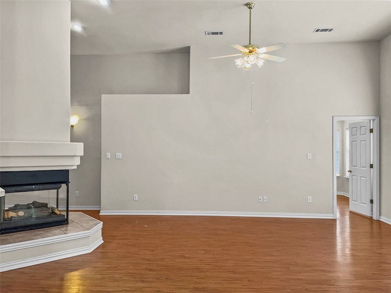 6220 Reddenson Dr - Photo 5 of 20