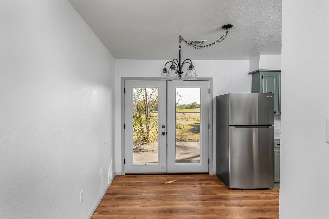 305 Ne Angus St #1 - Photo 7 of 23