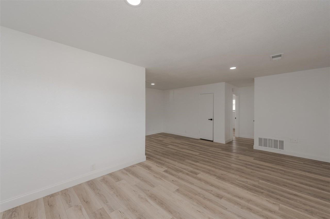713 Sun Valley Dr - Photo 5 of 19