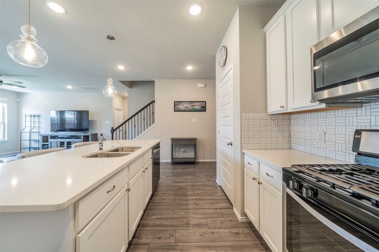 14109 Cassiopeia Dr - Photo 4 of 26
