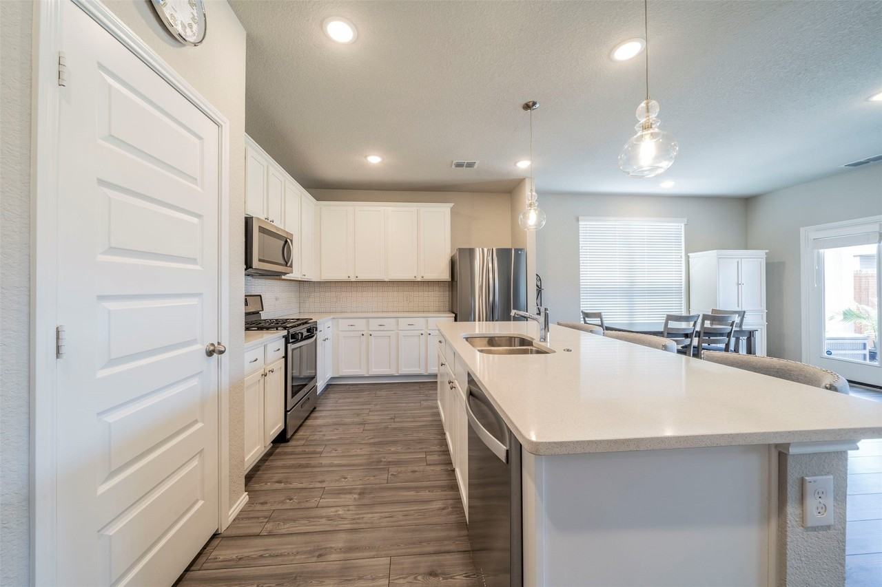 14109 Cassiopeia Dr - Photo 5 of 26