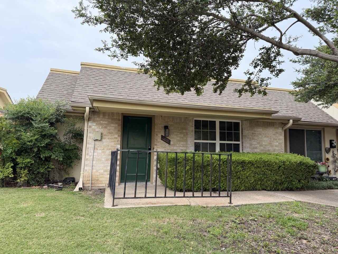 14003 Brookgreen Dr - Photo 2 of 16
