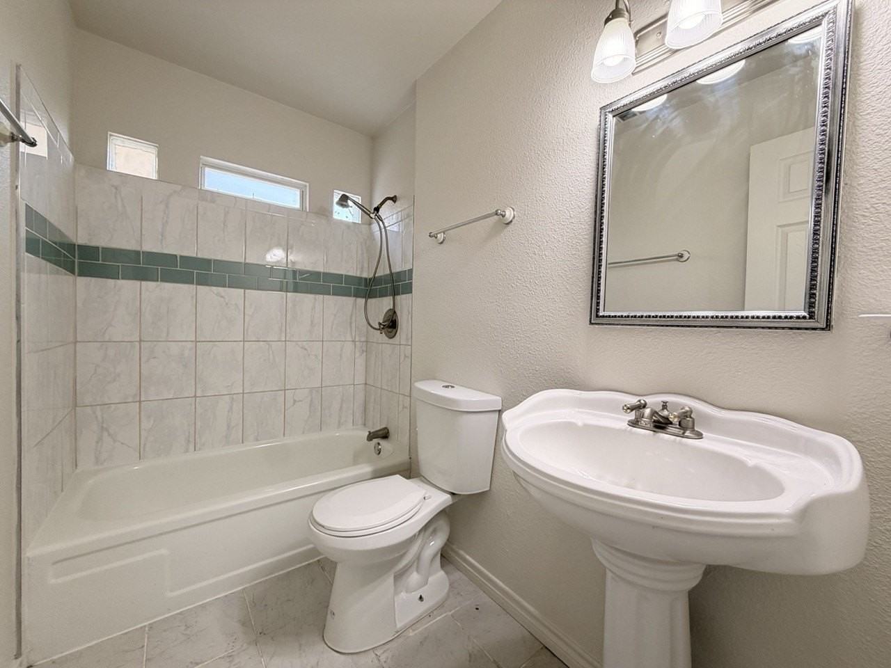 14003 Brookgreen Dr - Photo 4 of 16