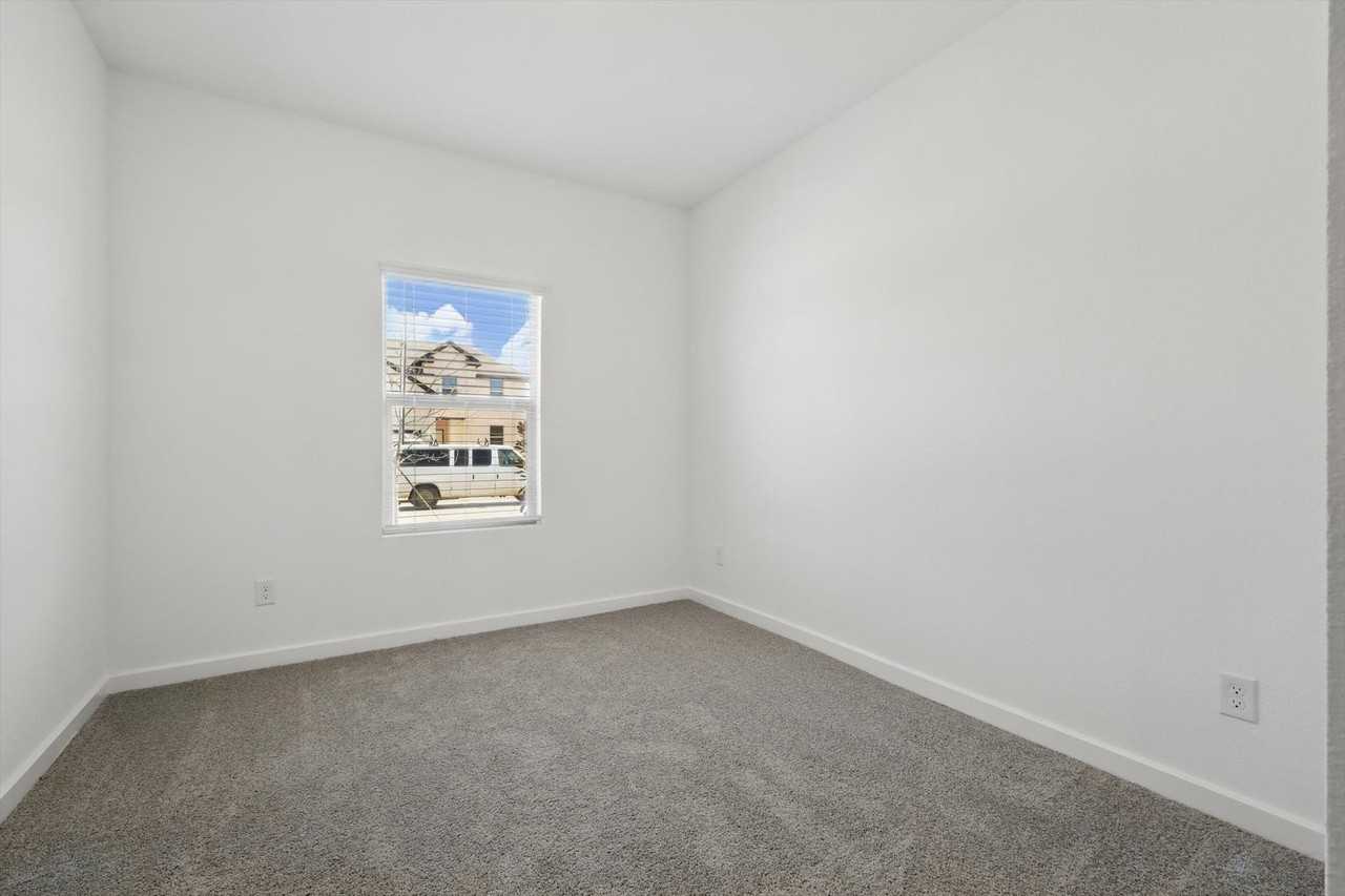 2238 Maple Ridge Dr - Photo 3 of 38