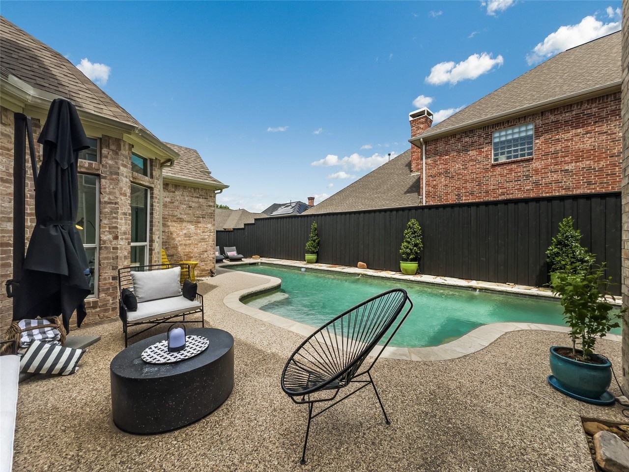 5725 Meadowhaven Dr - Photo 3 of 30
