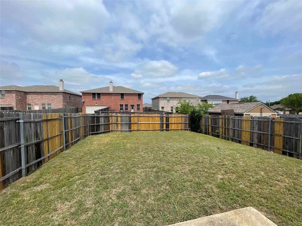 2912 Crimson Clover Dr - Photo 5 of 18