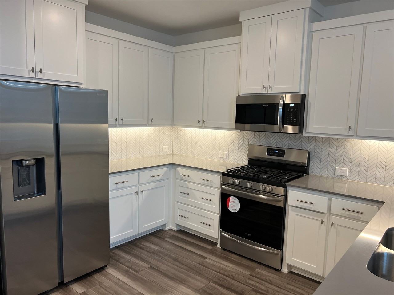 12829 Teton St - Photo 2 of 23