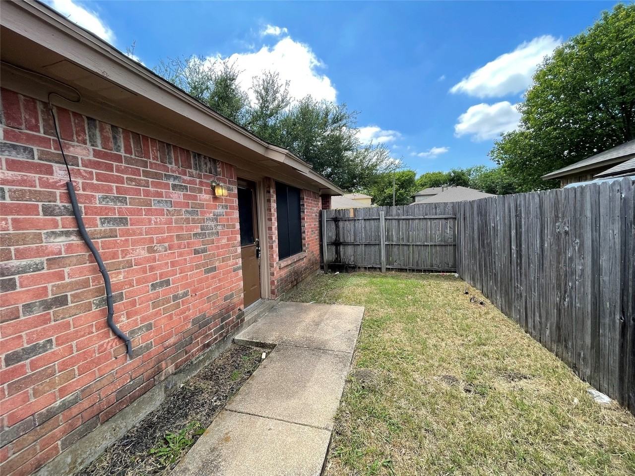 1754 Carrington Dr - Photo 6 of 15