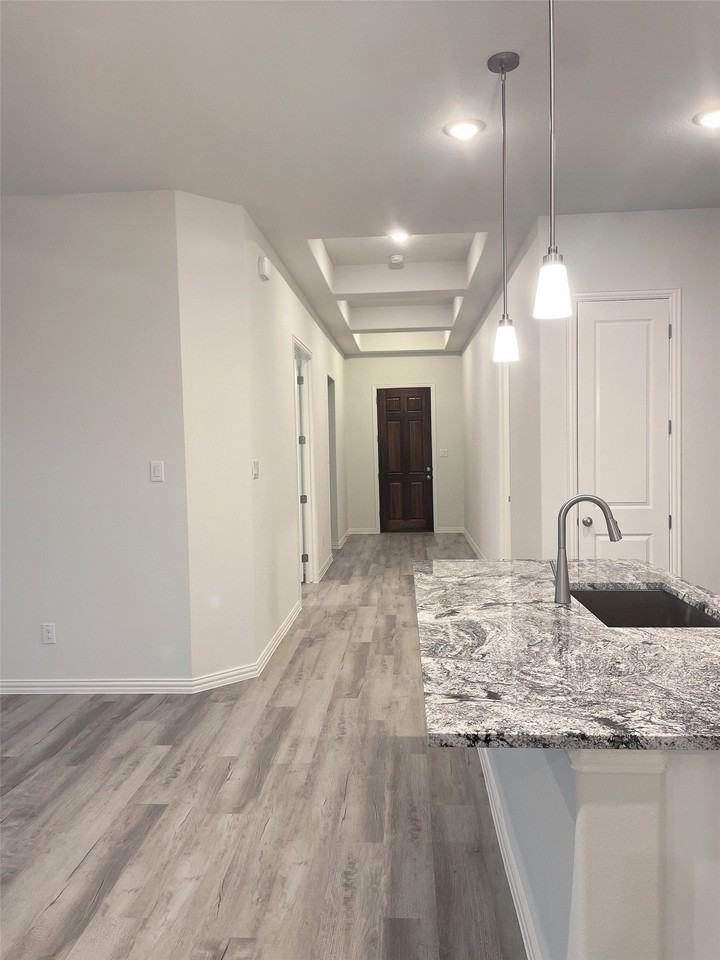 501 Orchard Pl - Photo 2 of 20