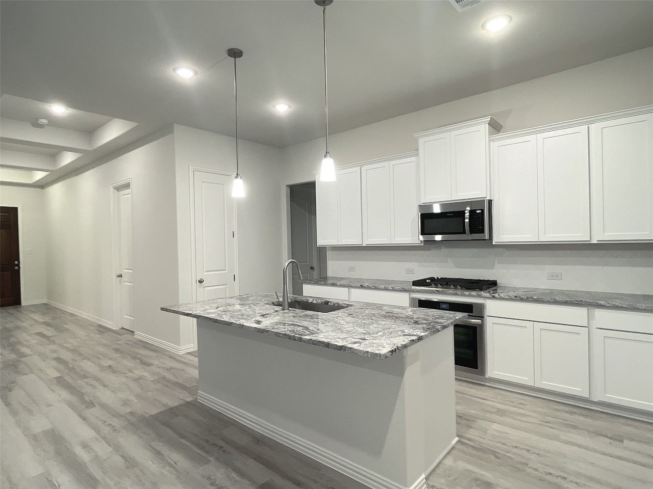 501 Orchard Pl - Photo 3 of 20