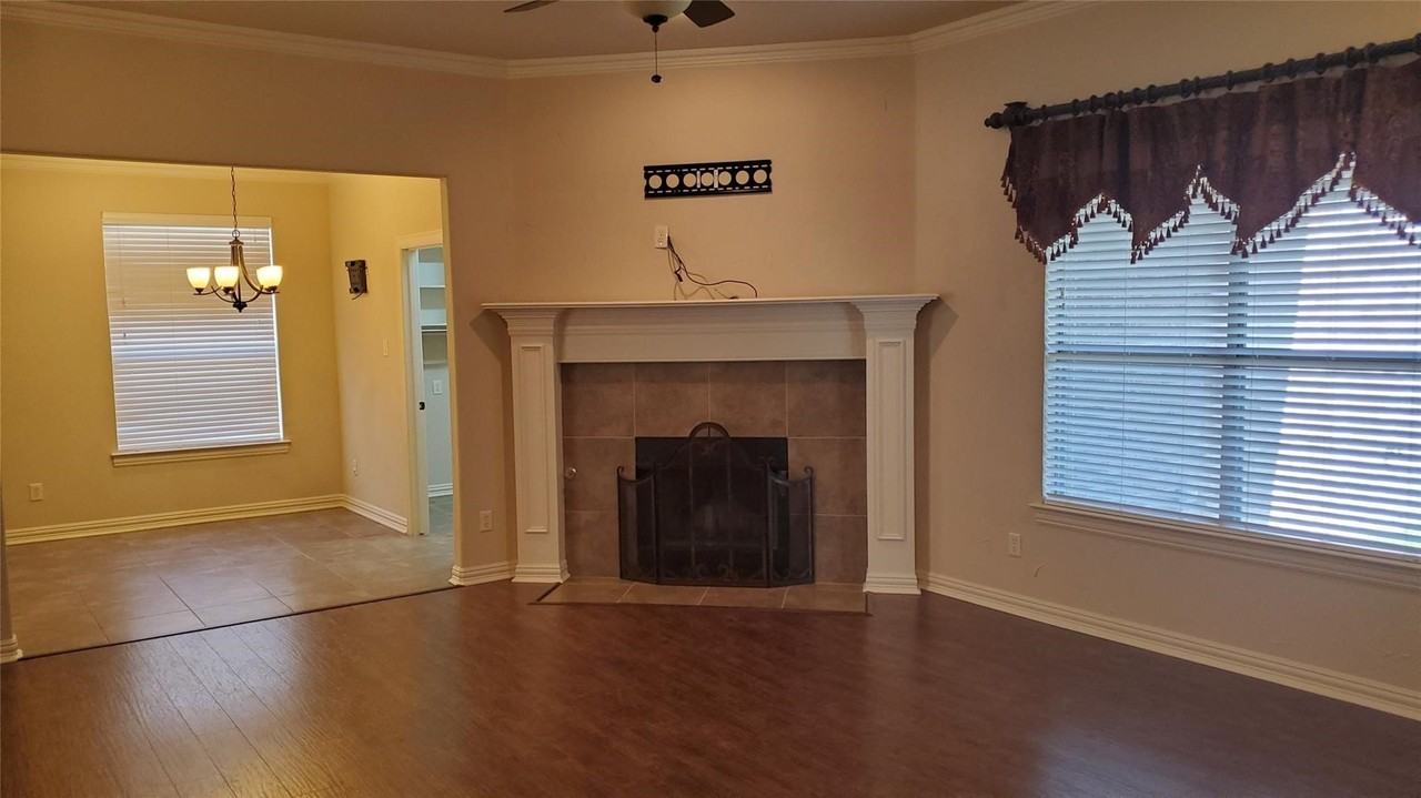 1125 Northwood Ln - Photo 3 of 24