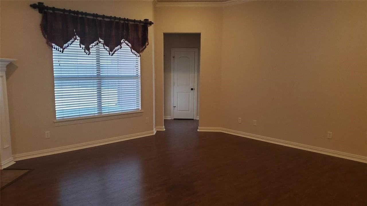 1125 Northwood Ln - Photo 5 of 24