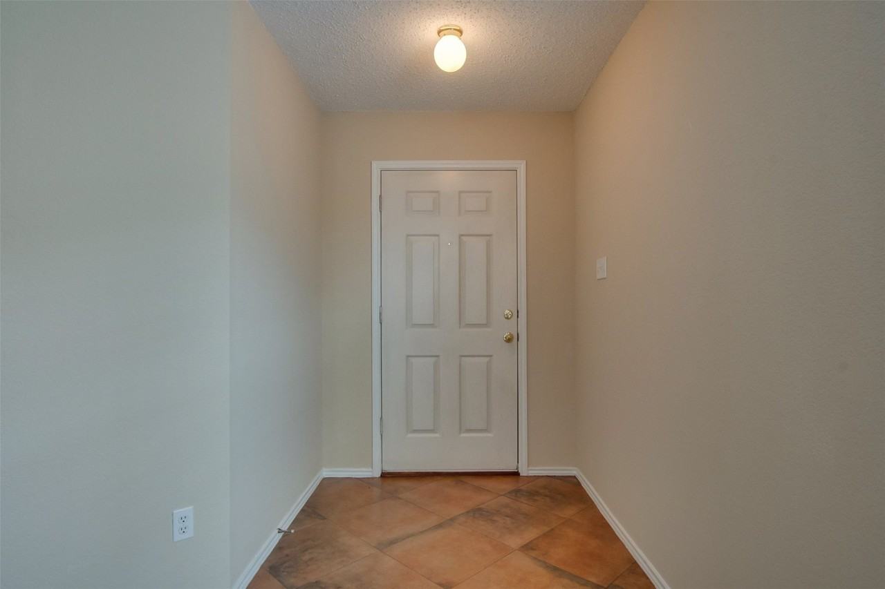 3833 Foxhound Ln - Photo 4 of 20