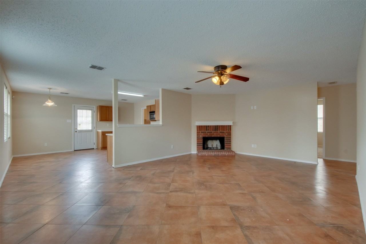 3833 Foxhound Ln - Photo 5 of 20