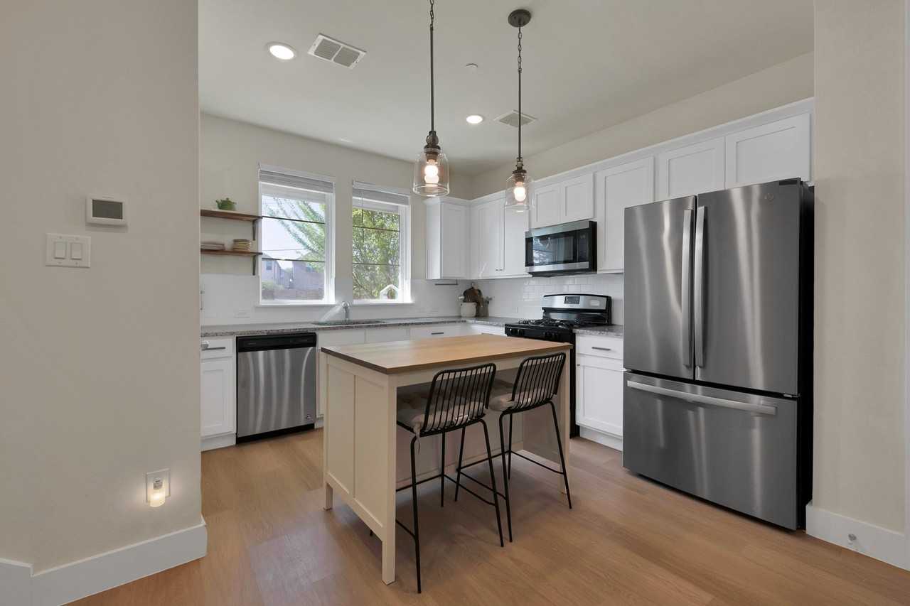7608 Resting Mews - Photo 3 of 16