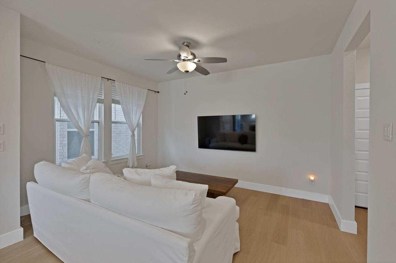 7608 Resting Mews - Photo 5 of 16