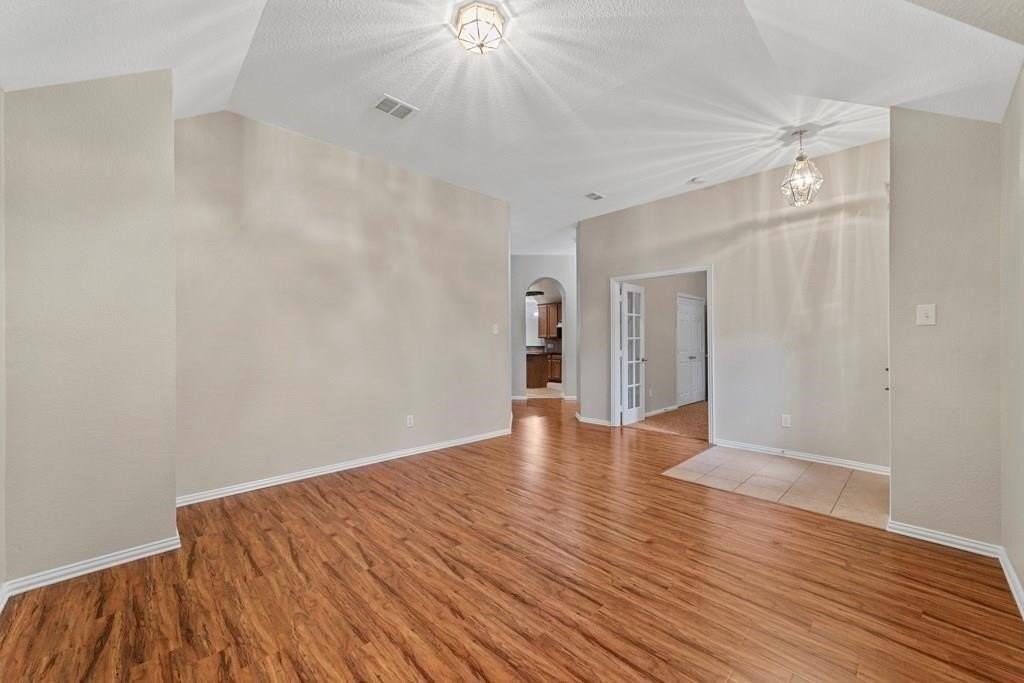 1713 Grand Canyon Way - Photo 5 of 31