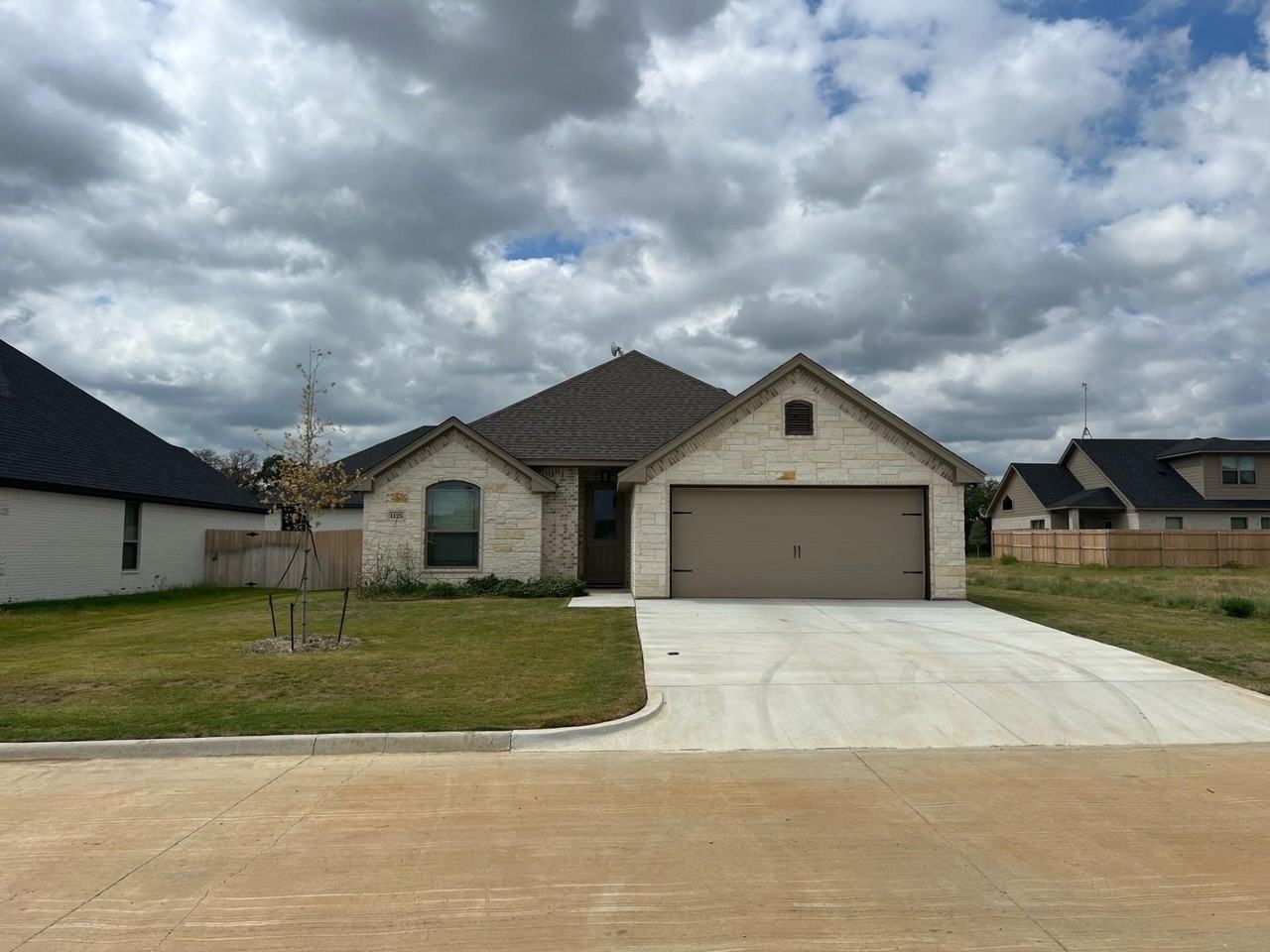 1125 Wild Rose Dr