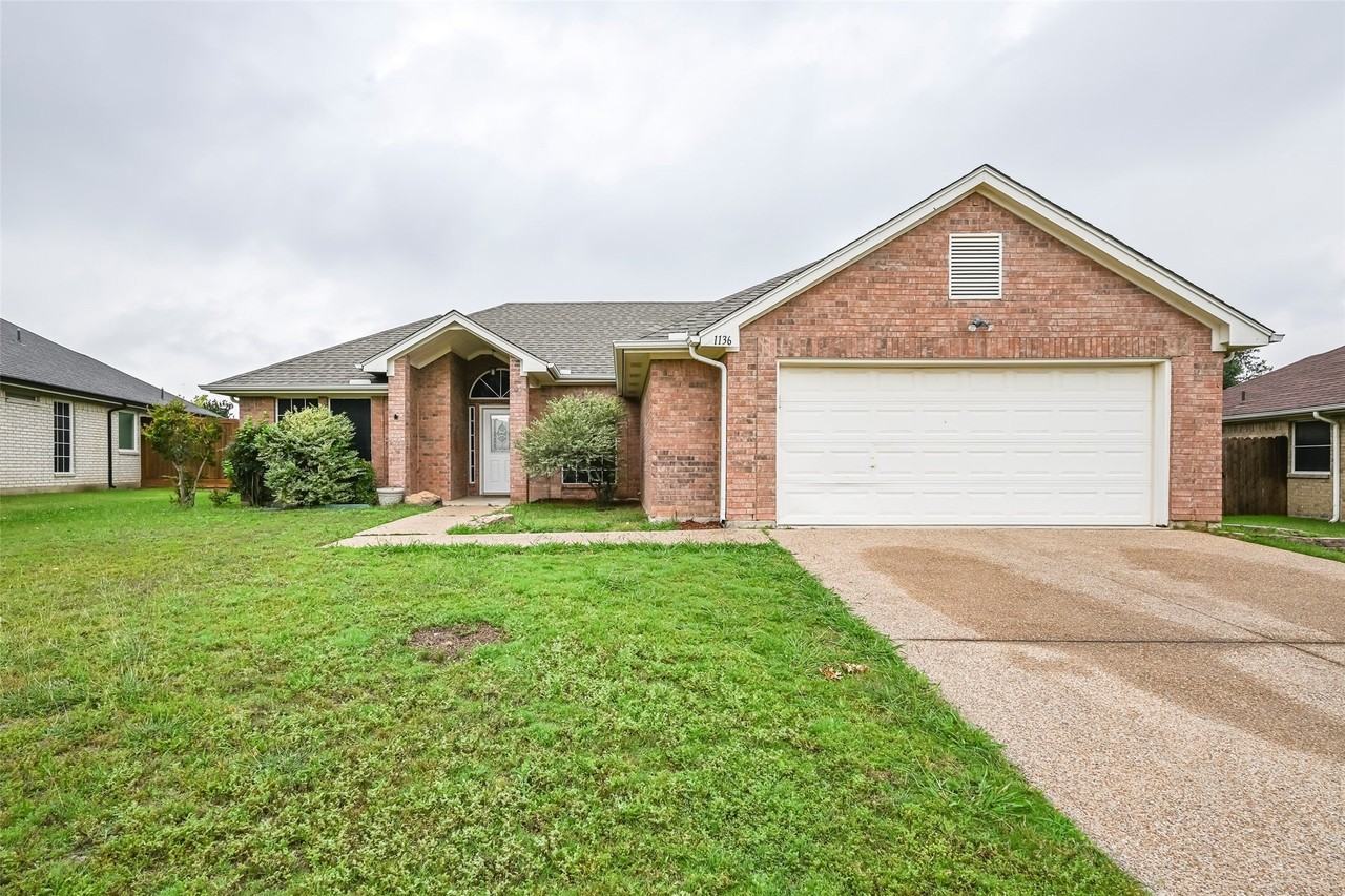 1136 Park Gln